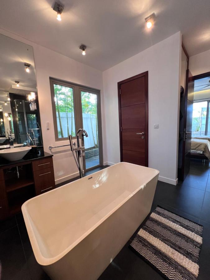 Villa Horizon By Dream Escapes, Beachfront Villa Pointe aux Canonniers Kültér fotó